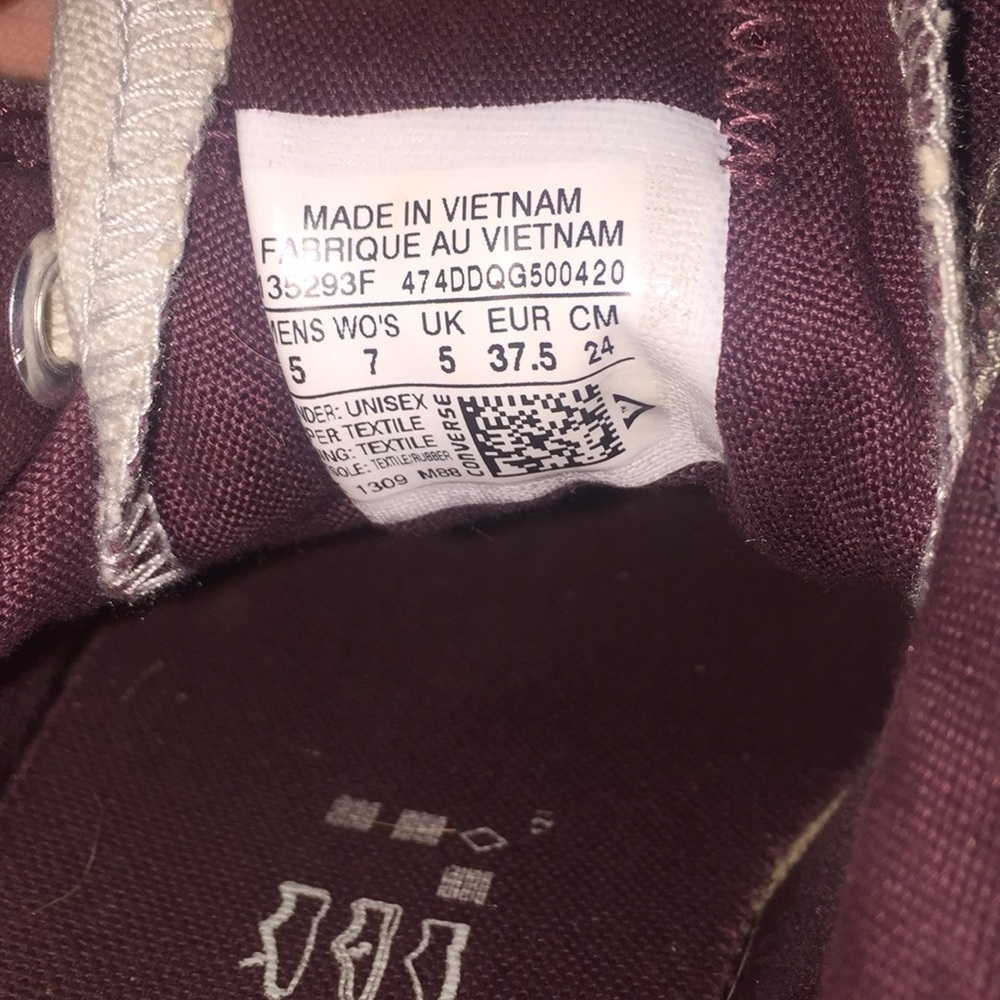 Converse shoes - Picture 4 of 4